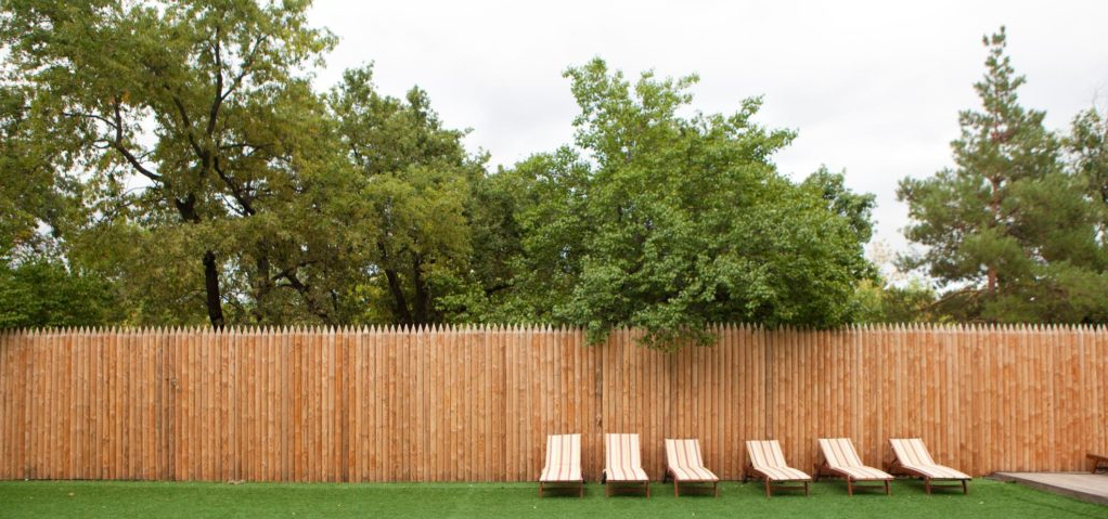 this is a picture of Roseville fence installation