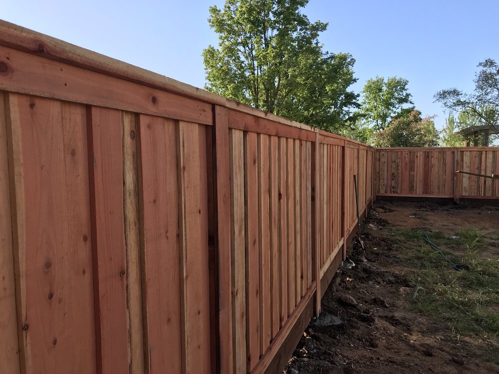 this is a picture of redwood fence in Granite Bay, CA